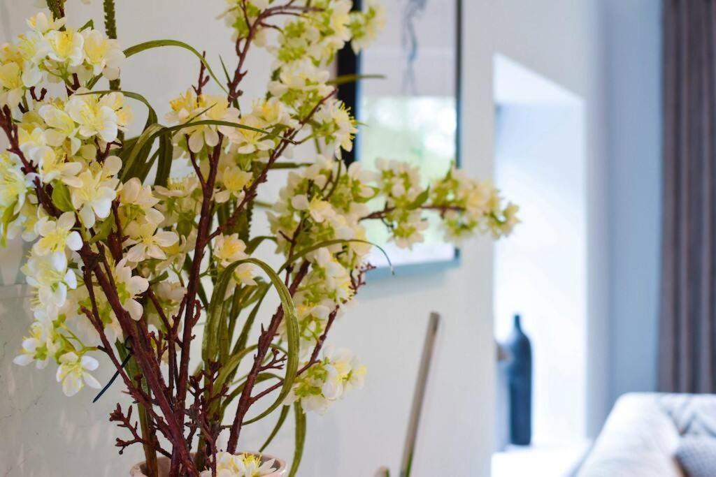 The Hideaway @ Flagham Cottage. Malmesbury Bagian luar foto