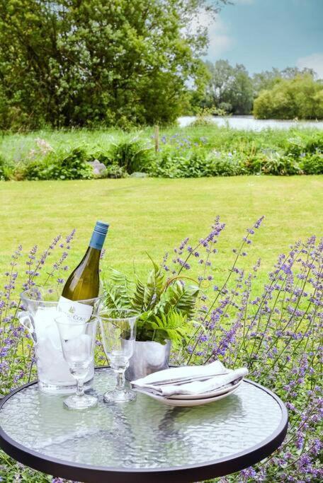 The Hideaway @ Flagham Cottage. Malmesbury Bagian luar foto