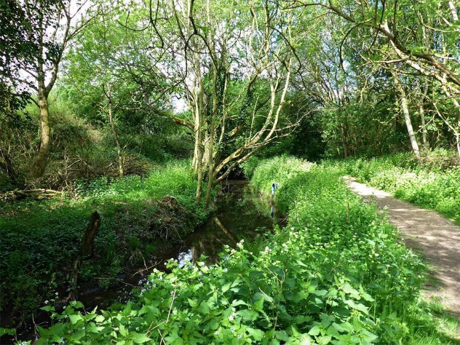 The Hideaway @ Flagham Cottage. Malmesbury Bagian luar foto
