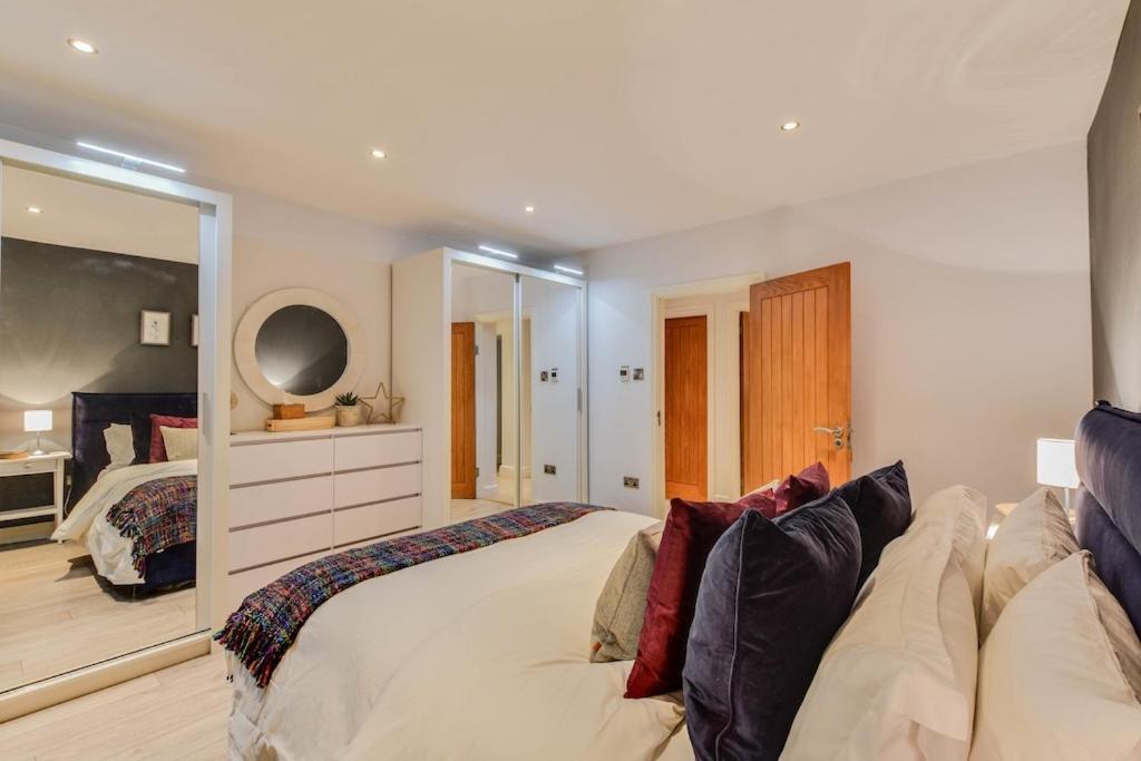 The Hideaway @ Flagham Cottage. Malmesbury Bagian luar foto