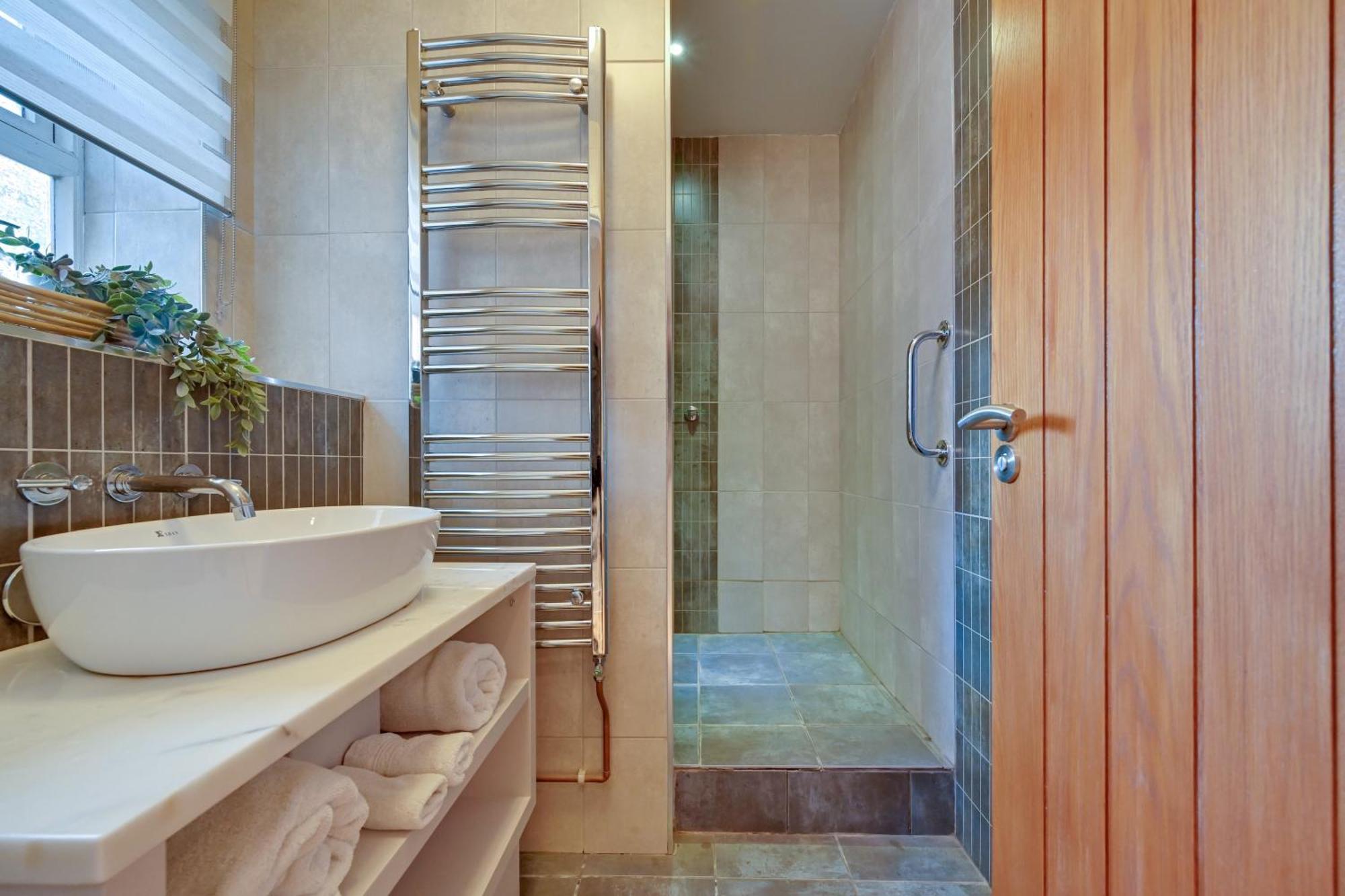 The Hideaway @ Flagham Cottage. Malmesbury Bagian luar foto