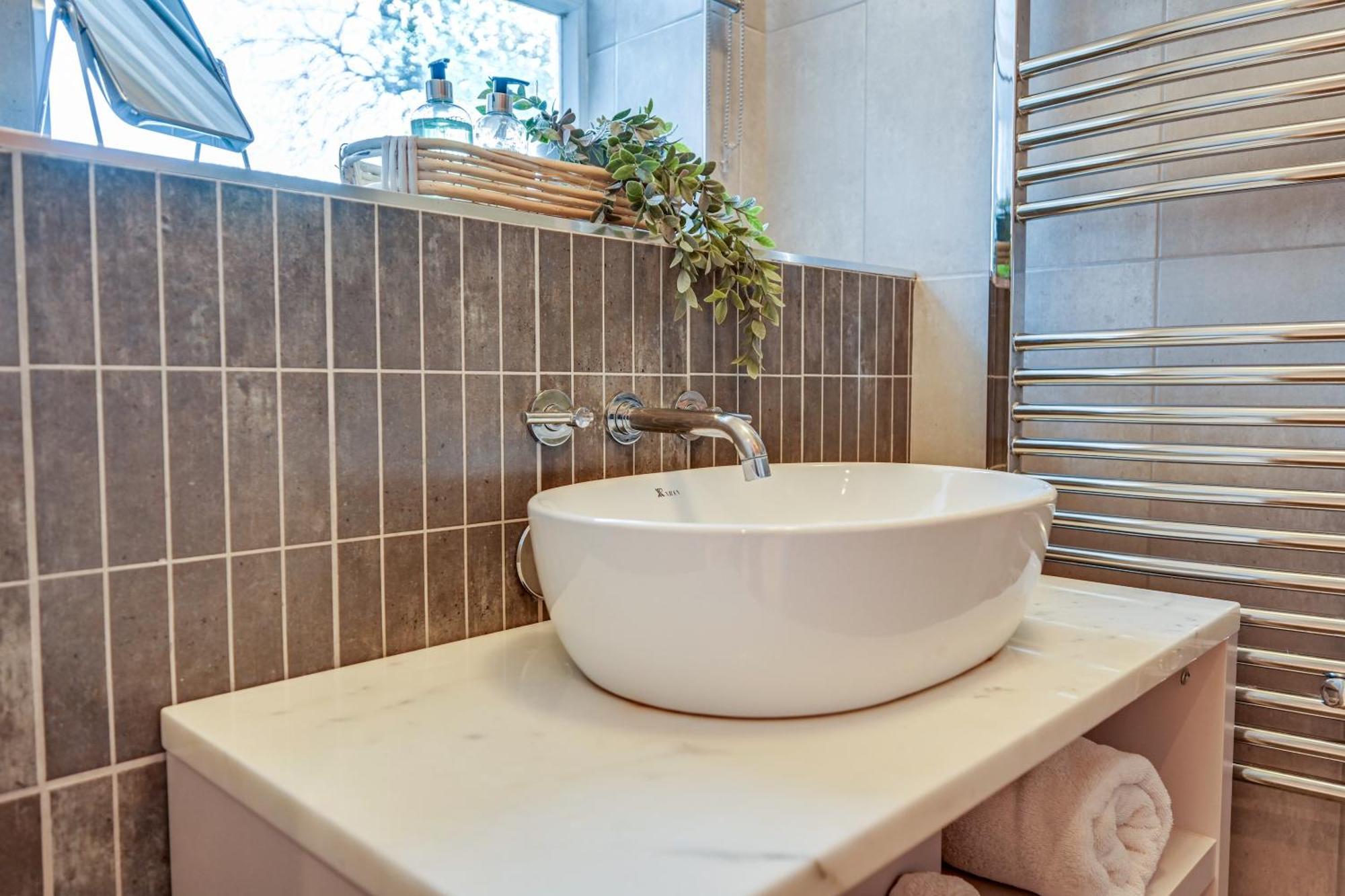 The Hideaway @ Flagham Cottage. Malmesbury Bagian luar foto